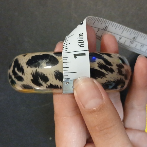 Womens leopard print plastic bracelet - Picture 5 of 5